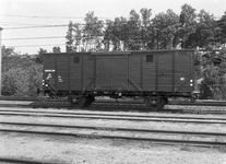 167517 Afbeelding van de gesloten goederenwagen nr. NS 16171 (type CHEK) van de N.S. op het emplacement te Maarn.